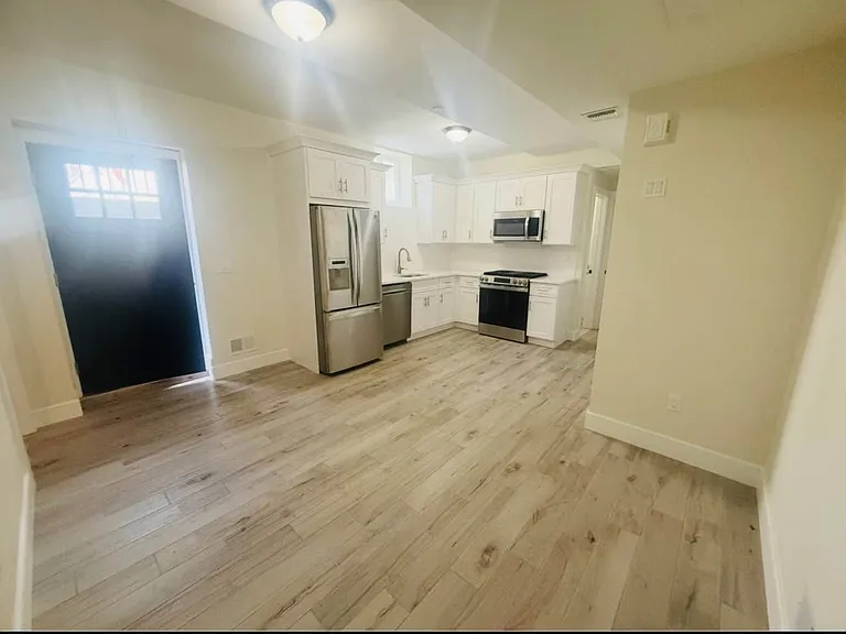 3721 Amboy Rd #1 — Photo 2