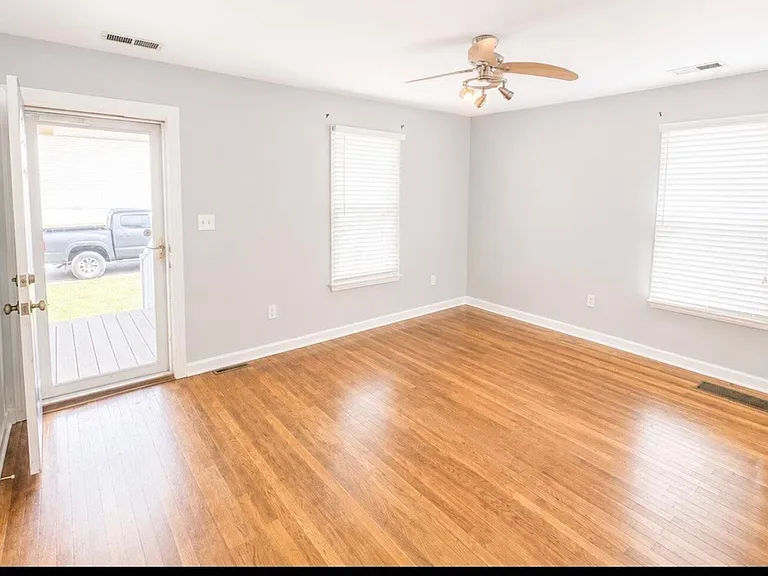 1043 Crescent Ave — Photo 2
