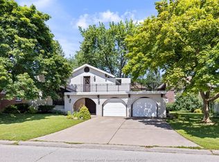 Southlawn Gardens, Windsor, ON N9E 3W8