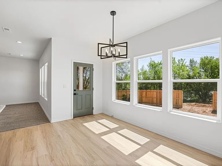 3727 Lander Ln — Photo 6
