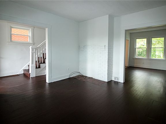 3rd image of 1112 Ingham St