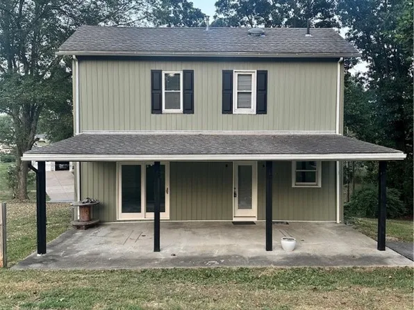 611 Mercer Rd, Beaver Falls, PA 15010