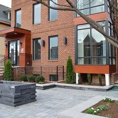 Building Photo - Front Patio