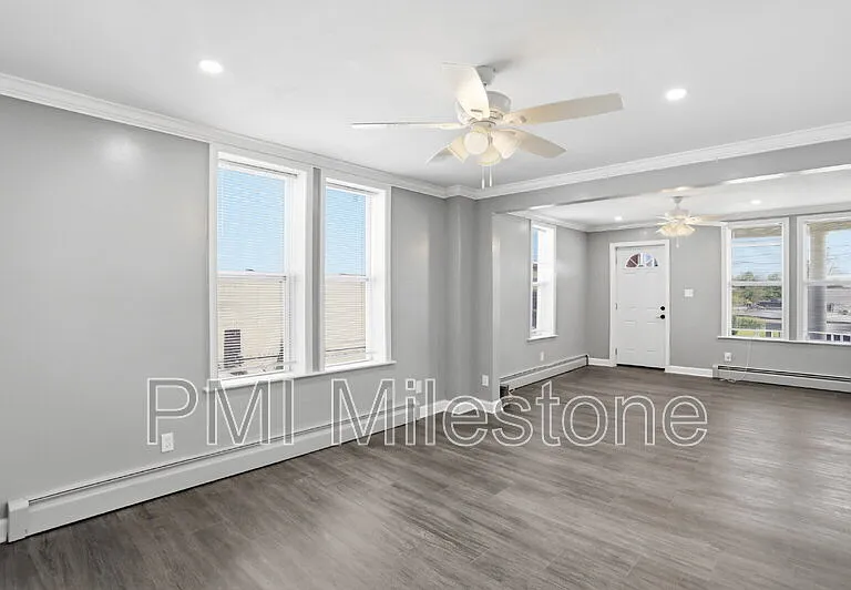 805 Mulberry Ave — Photo 3