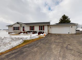 N5831 County Rd S, Lake Mills, WI 53551