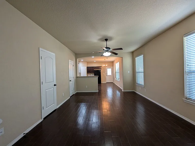 1028 Brown Rock Dr — Photo 4