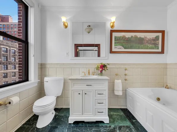 749 West End Avenue image 8 of 10