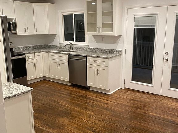 5th image of 1130 Arlington Pkwy NE #B