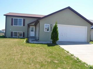6088 Bennett Ct S, Fargo, ND 58104