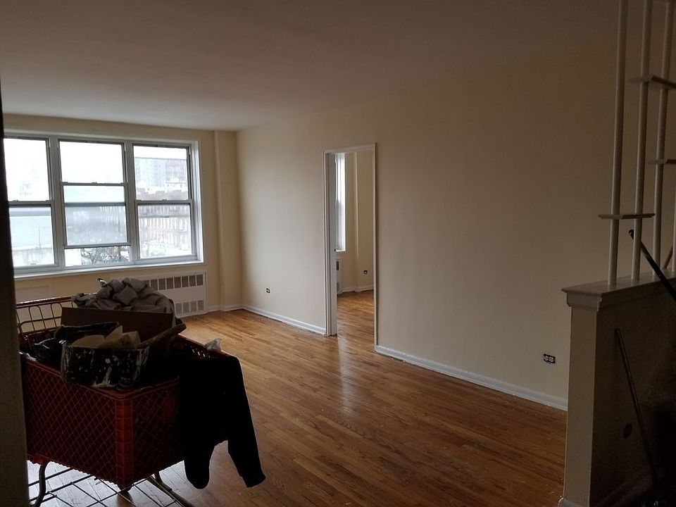 2nd image of 2911 Brighton 5th St APT 4E