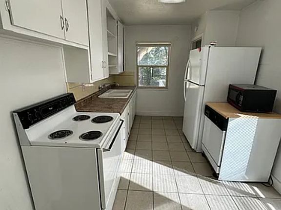 2nd image of 1331 E Zenith Ave