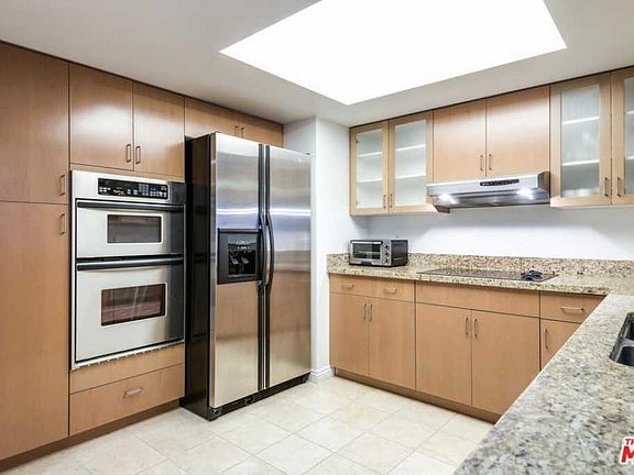 3rd image of 13700 Marina Pointe Dr Unit 1632