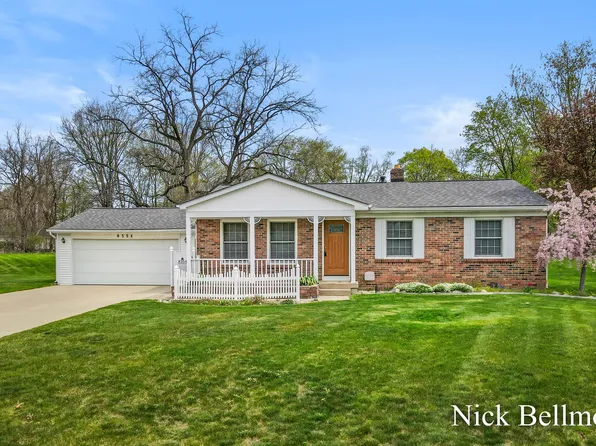 8354 Hearthway Ave, Jenison, MI 49428