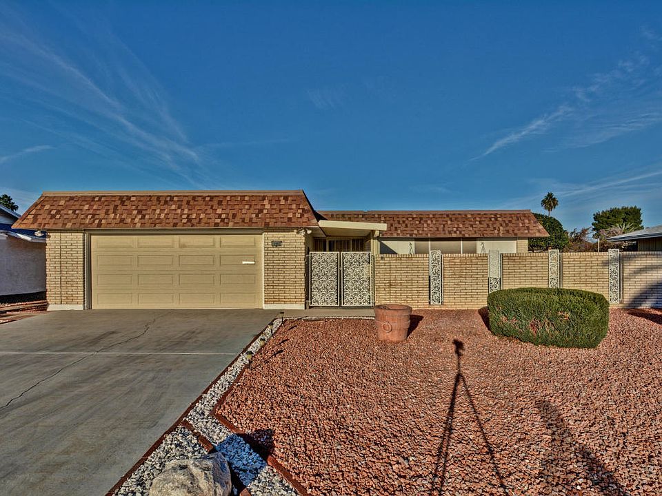 1st image of 10802 W Camelot Cir