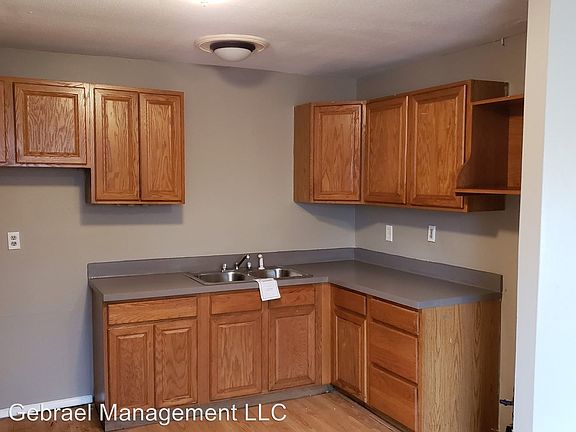 3rd image of 1906 Briarwood Dr