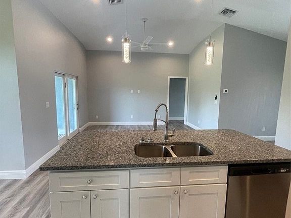 5th image of 3008 Birwood Cir