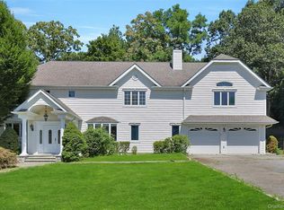 138 Whittier Dr, Thornwood, NY 10594