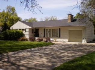106 Carlton Rd, Hutchinson, KS 67502