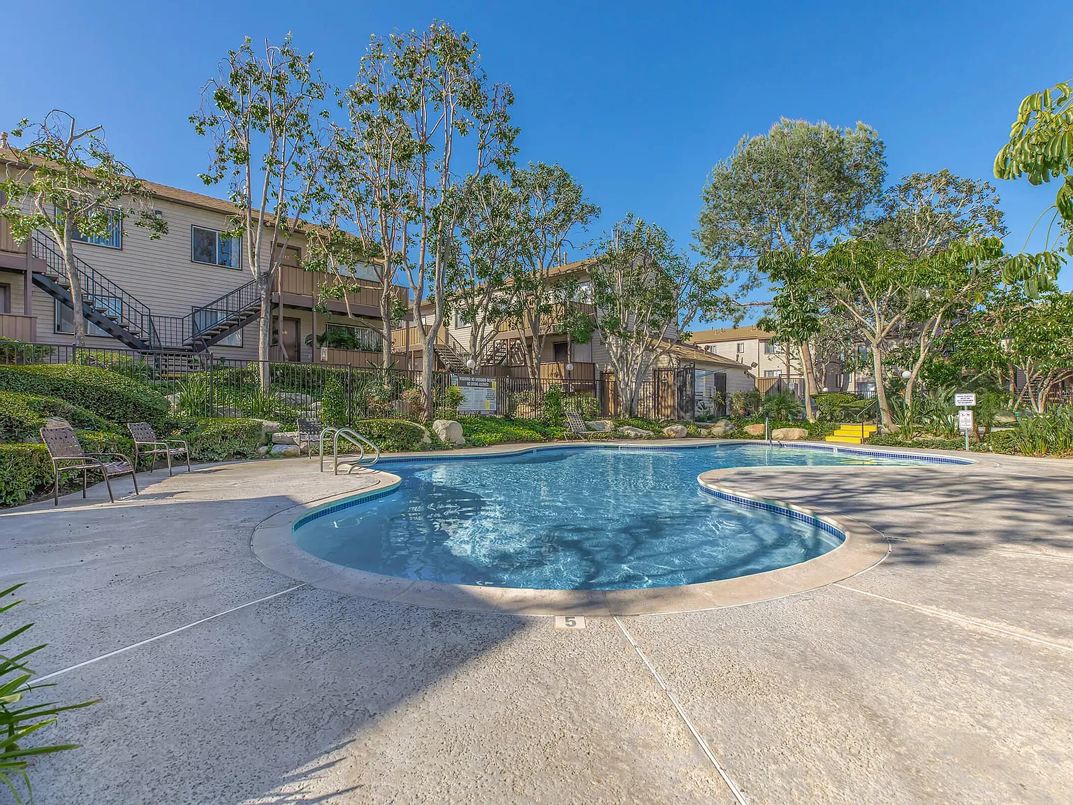 Harbor Pointe Apartments — Photo 1
