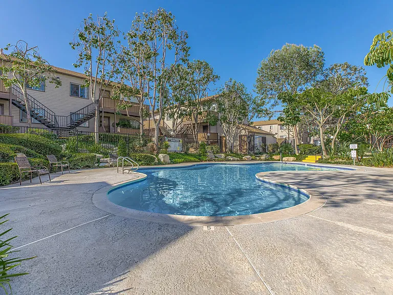 Harbor Pointe Apartments — Photo 1
