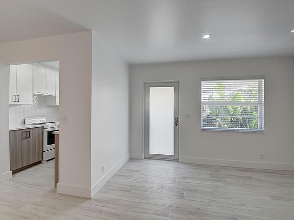 3rd image of 502 N H St #2