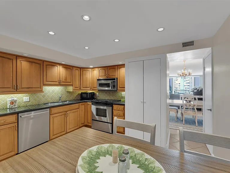 1370 S Ocean Blvd #503 — Photo 11