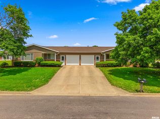 101-103 Nina Ct, Pekin, IL 61554
