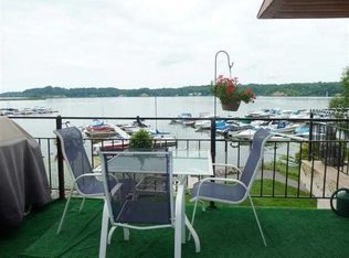 477 Bay Village Dr, Irondequoit, NY 14609