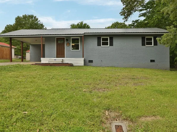 302 N Faxon St, Greenfield, TN 38230