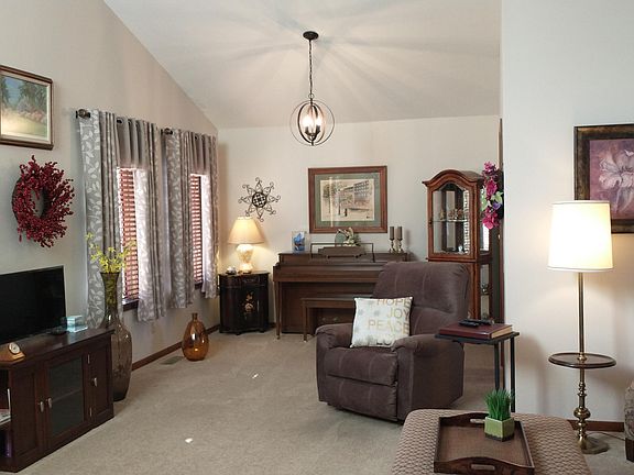4th image of 2254 Westminster Dr