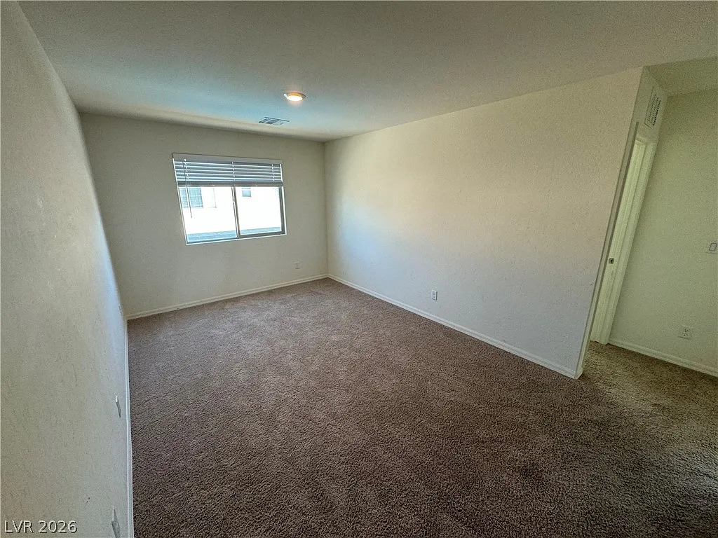 3 bed, 2.5 bath, 1750 sqft, $2,050 — Photo 4