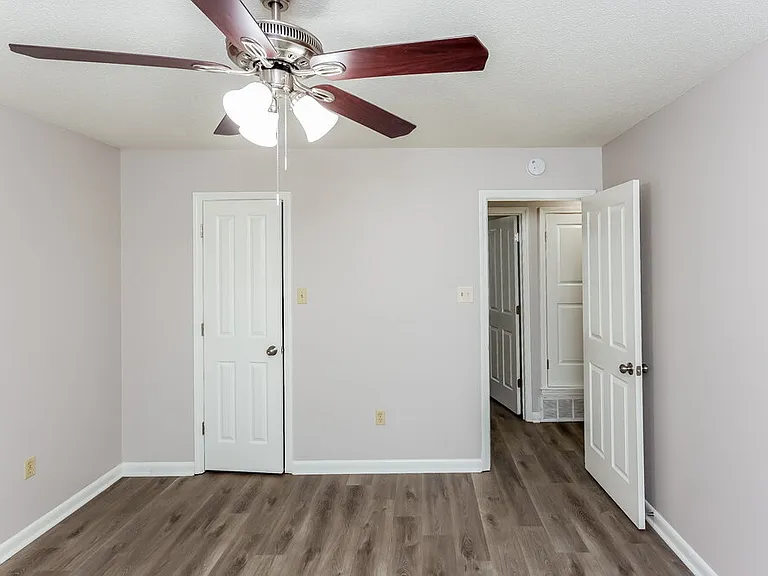 7327 Mallard Creek Dr — Photo 10