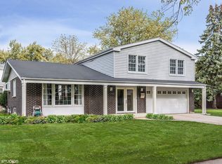 3008 Mary Kay Ln, Glenview, IL
