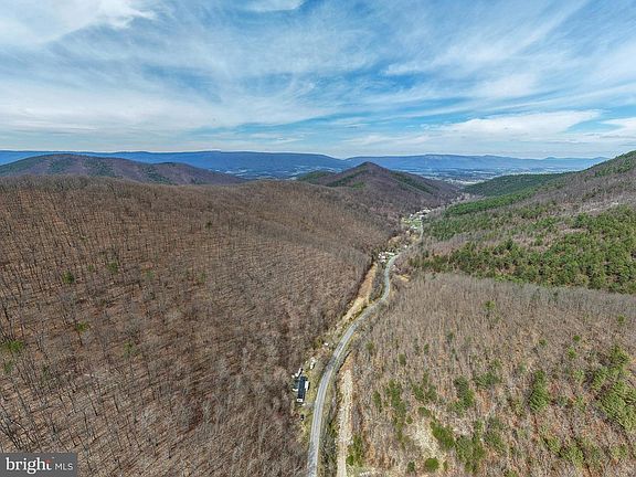 5th image of 2382 Lucas Hollow Rd
