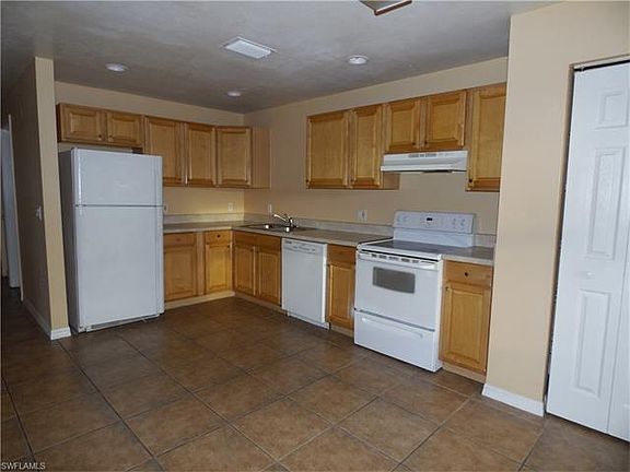 5th image of 4925 Golfview Blvd