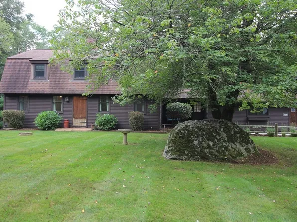 6 Moulton St, Rehoboth, MA 02769