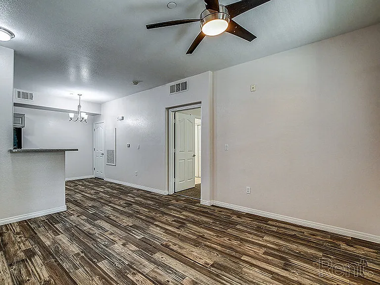 Fleetwood Apartments — Photo 25