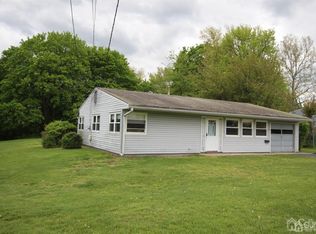 16 Newman Rd S, Kendall Park, NJ 08824