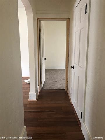 2nd image of 216 15th St