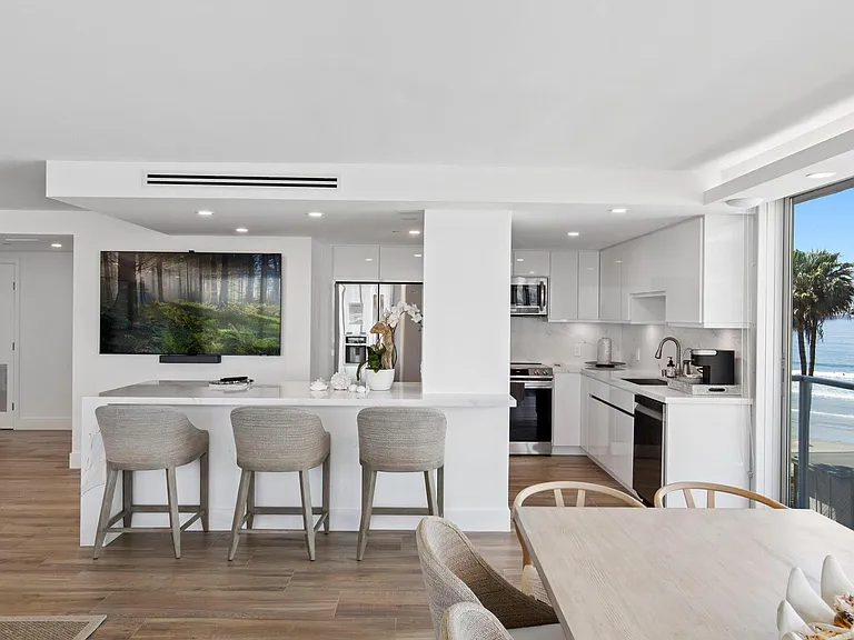 1780 Avenida Del Mundo #404 — Photo 4