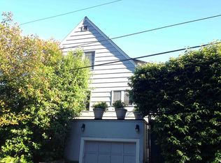 10023 15th Ave NE, Seattle, WA 98125