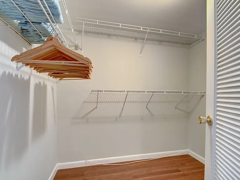 410 Wilma Cir #204 — Photo 20