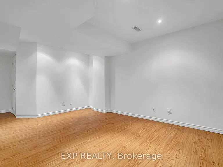 75 Prince William Way #6 — Photo 43