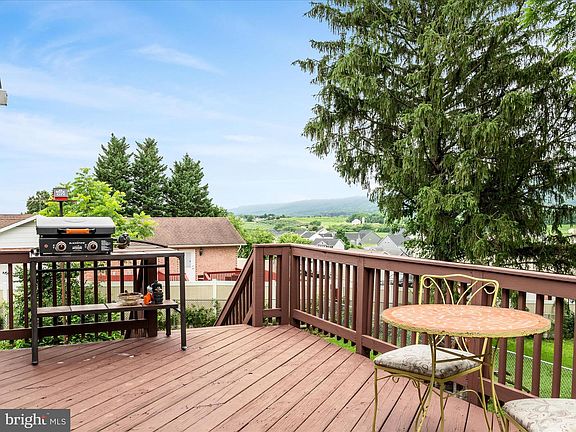 4th image of 537 Ridge Rd S