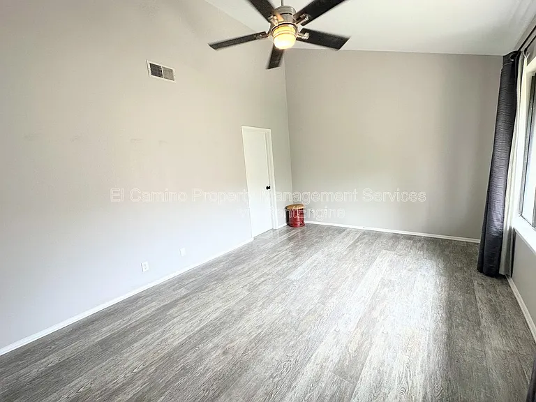 955 W Lamark Ln — Photo 17