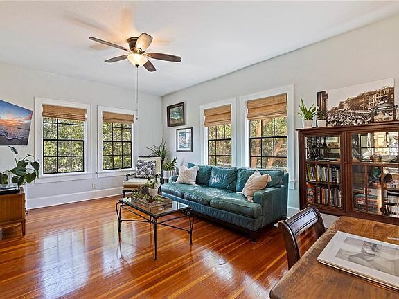 2nd image of 210 22ND AVENUE NE #6