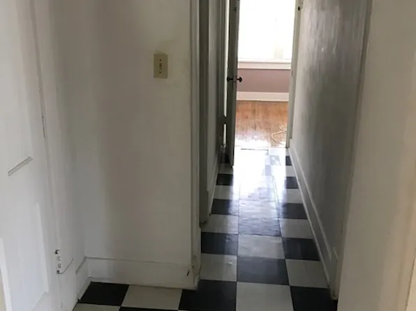 1605 E St, Lincoln, NE 68508