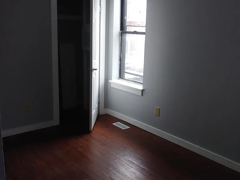 422 Stoddart Ave — Photo 18