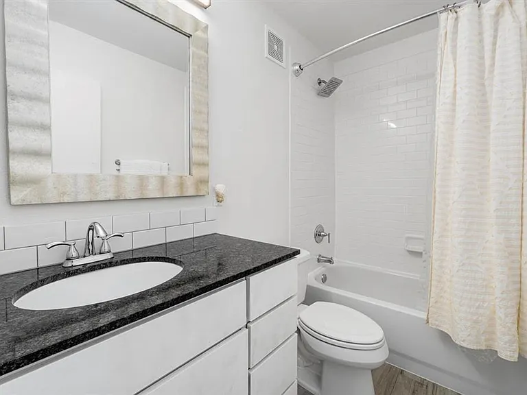 2200 Dickson Dr #218 — Photo 13