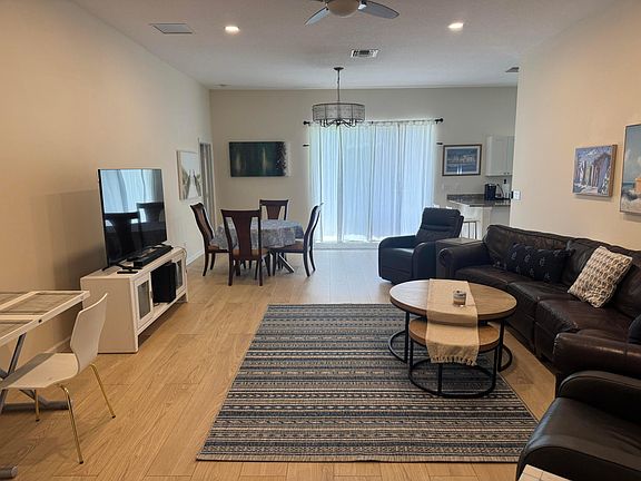 3rd image of 10171 SE Williams Drive